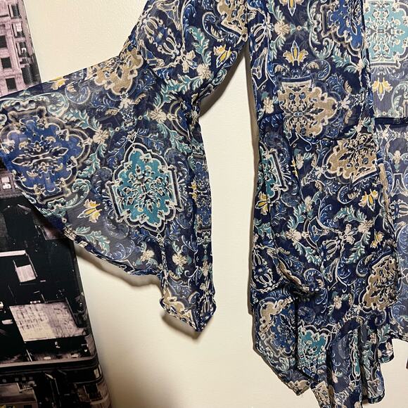 Hollister Bell Sleeve Kimono S NWT - Picture 4 of 4